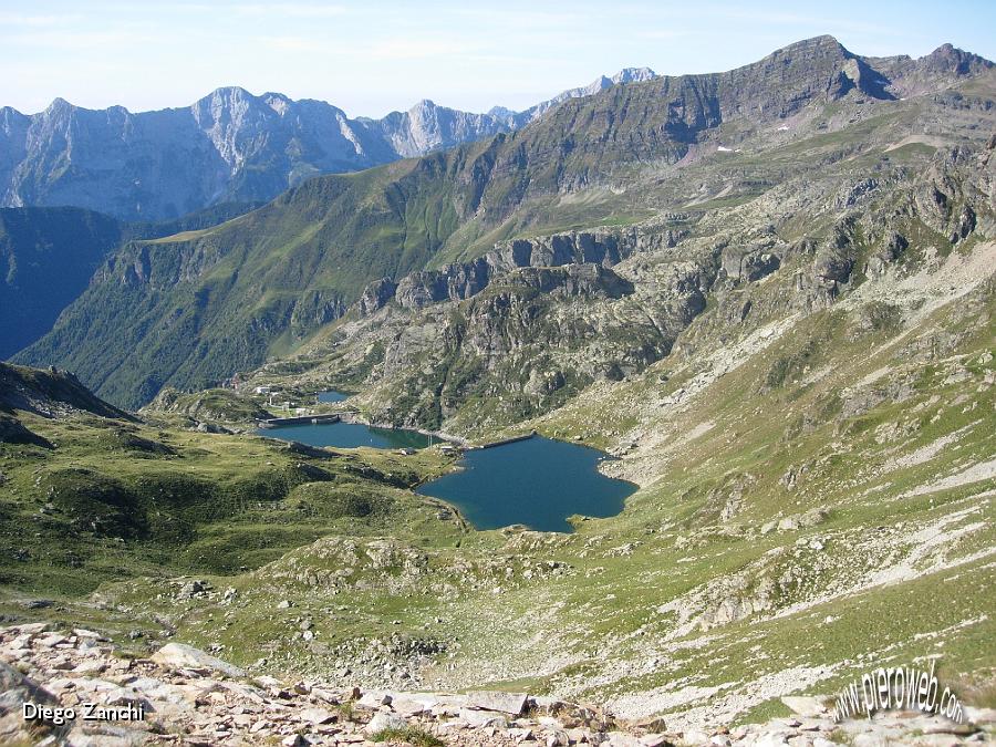 3-salendo lasciamo i laghi Sucotto e Cernello.JPG